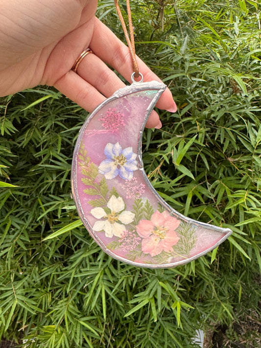 Handmade Pink Pressed Flower Moon Stained Glass Sun Catcher – Botanical Suncatcher, Window Decor, Flower Art Gift