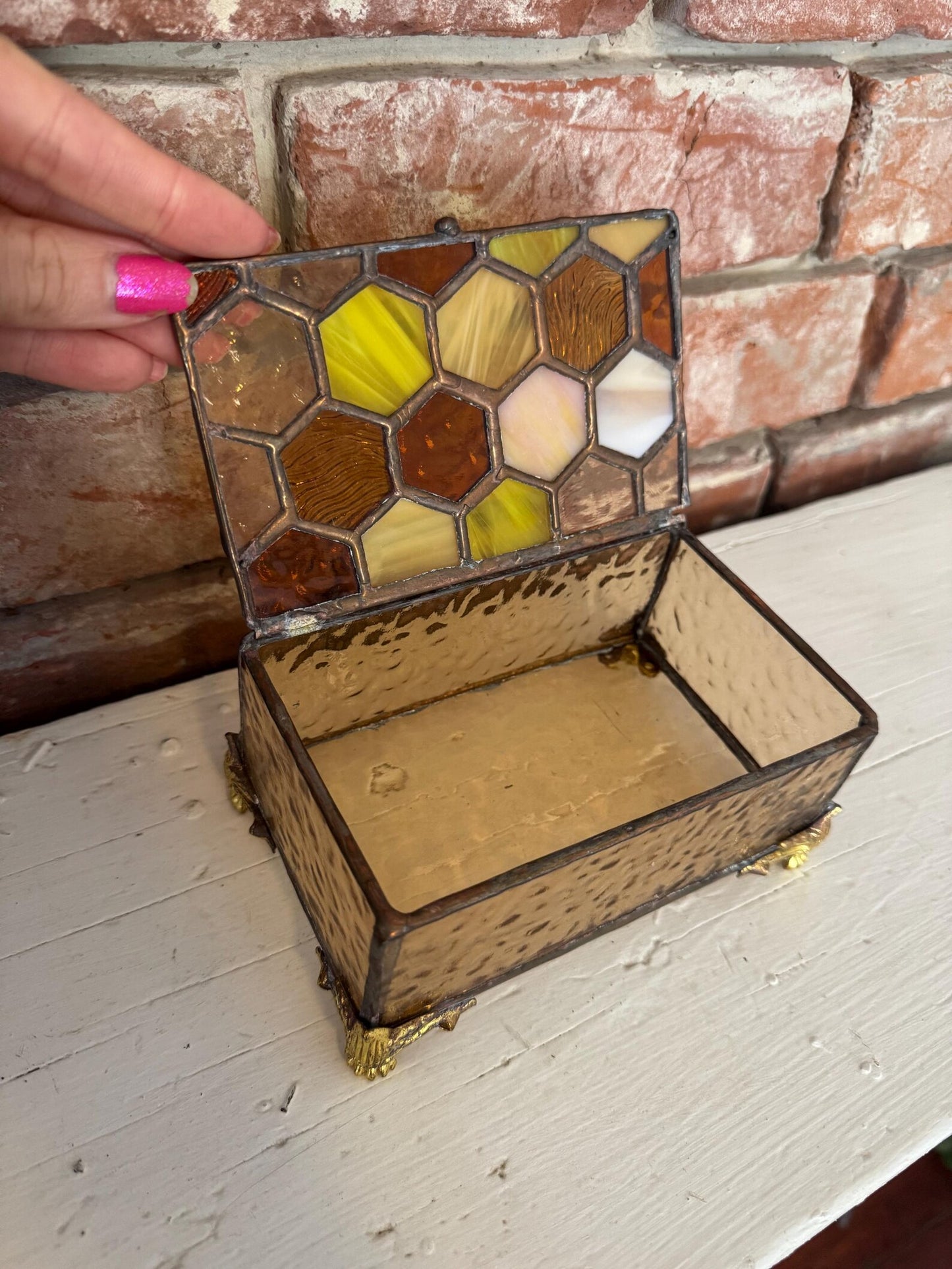 Handmade Stained Glass Honeycomb Bee Jewelry Box – Amber Glass Box, Bee Gift, Honeycomb Decor, Paw Foot