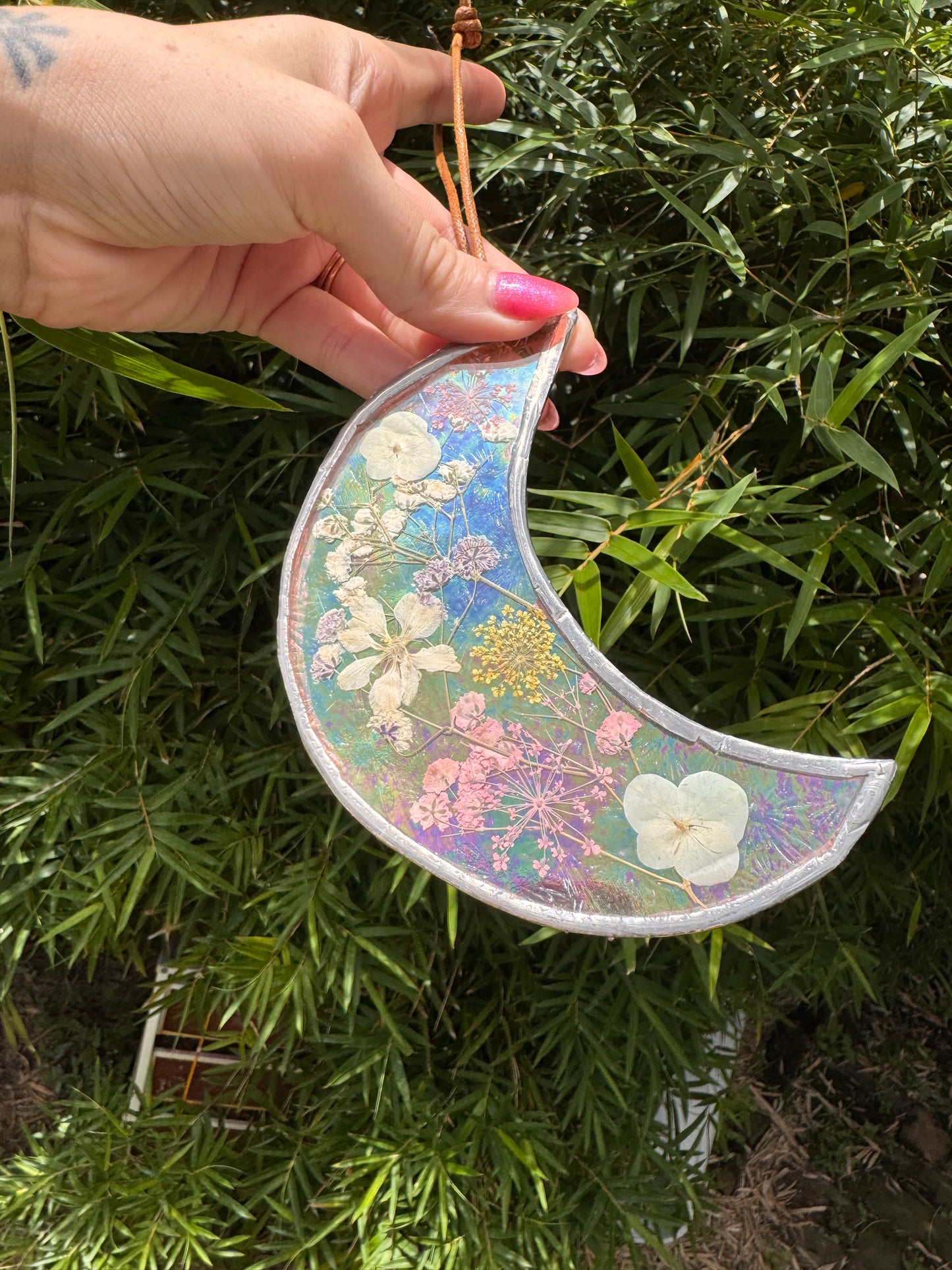 Handmade Textured Iridescent Pressed Flower Moon Stained Glass Sun Catcher – Botanical Suncatcher, Window Decor, Flower Art Gift