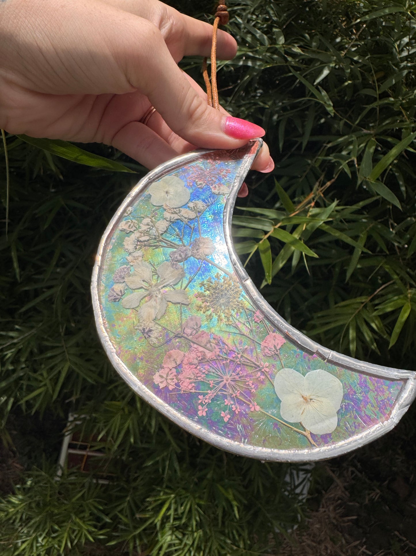 Handmade Textured Iridescent Pressed Flower Moon Stained Glass Sun Catcher – Botanical Suncatcher, Window Decor, Flower Art Gift