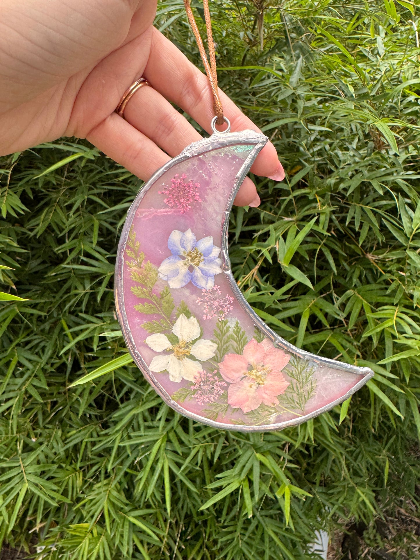 Handmade Pink Pressed Flower Moon Stained Glass Sun Catcher – Botanical Suncatcher, Window Decor, Flower Art Gift