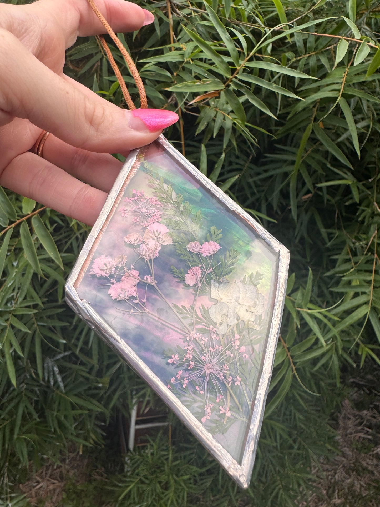 Handmade Clear iridescent Pressed Flower Diamond Stained Glass Sun Catcher – Botanical Suncatcher, Window Decor, Flower Art Gift