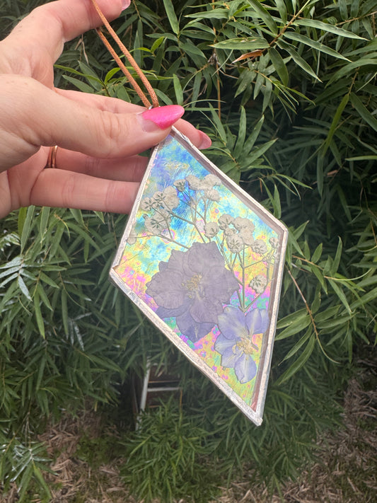 Handmade Textured Iridescent Pressed Flower Diamond Stained Glass Sun Catcher – Botanical Suncatcher, Window Decor, Flower Art Gift