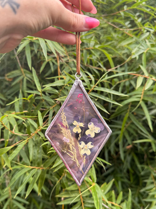 Handmade Wispy Purple Pressed Flower Diamond Stained Glass Sun Catcher – Botanical Suncatcher, Window Decor, Flower Art Gift
