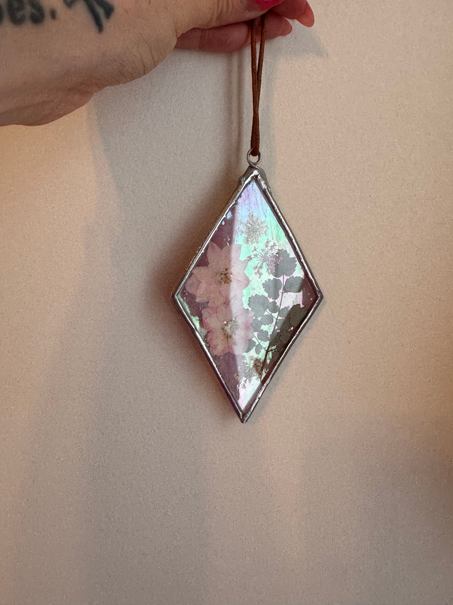 Handmade Pink Iridescent Pressed Flower Diamond Stained Glass Sun Catcher – Botanical Suncatcher, Window Decor, Flower Art Gift