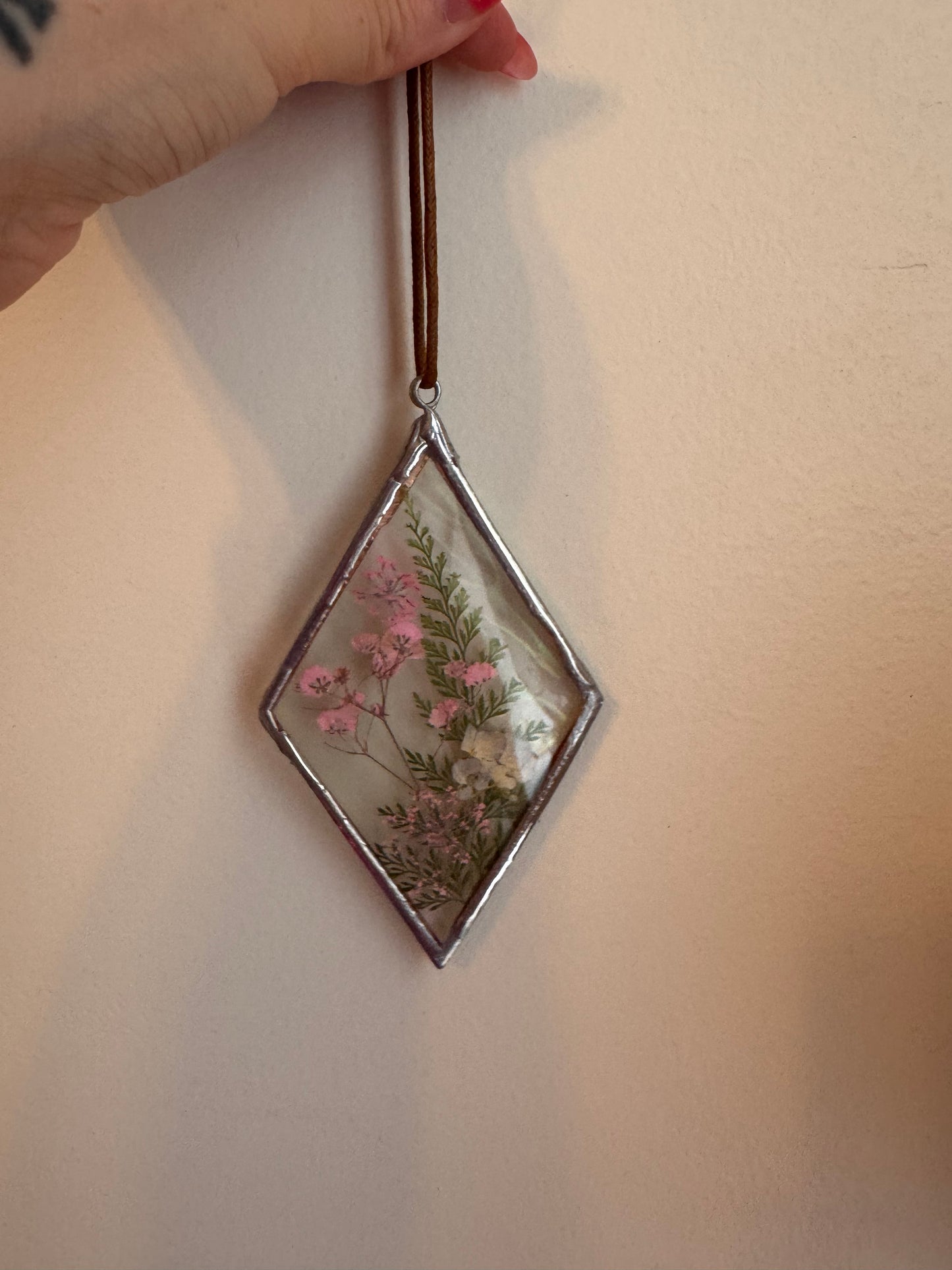 Handmade Clear iridescent Pressed Flower Diamond Stained Glass Sun Catcher – Botanical Suncatcher, Window Decor, Flower Art Gift
