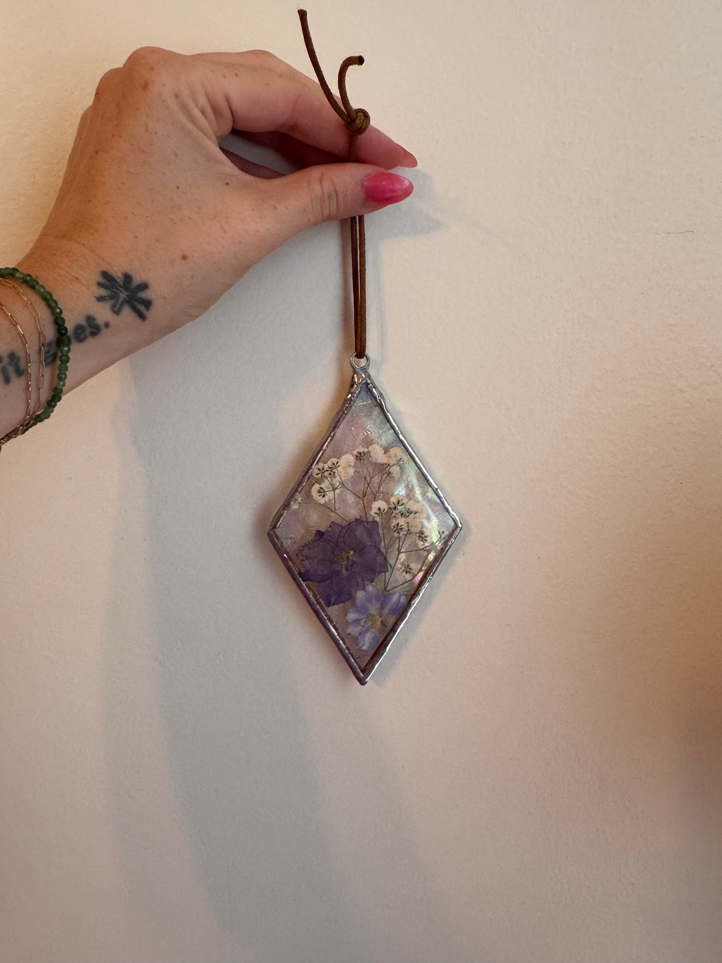 Handmade Textured Iridescent Pressed Flower Diamond Stained Glass Sun Catcher – Botanical Suncatcher, Window Decor, Flower Art Gift