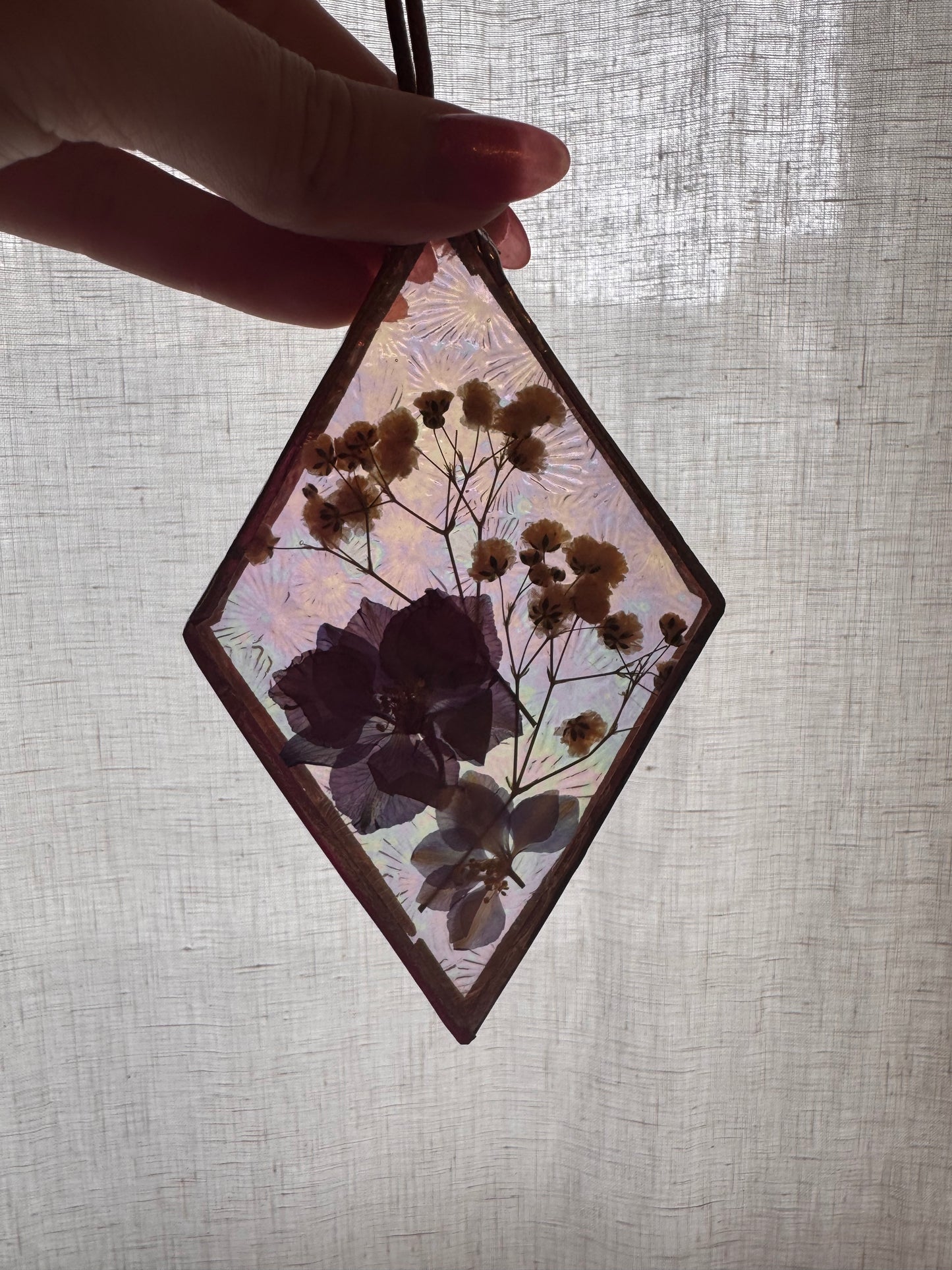 Handmade Textured Iridescent Pressed Flower Diamond Stained Glass Sun Catcher – Botanical Suncatcher, Window Decor, Flower Art Gift